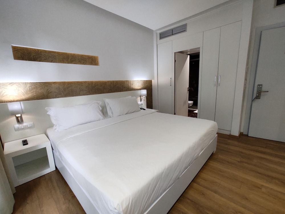Prestige Resort Durres Qerret Esterno foto