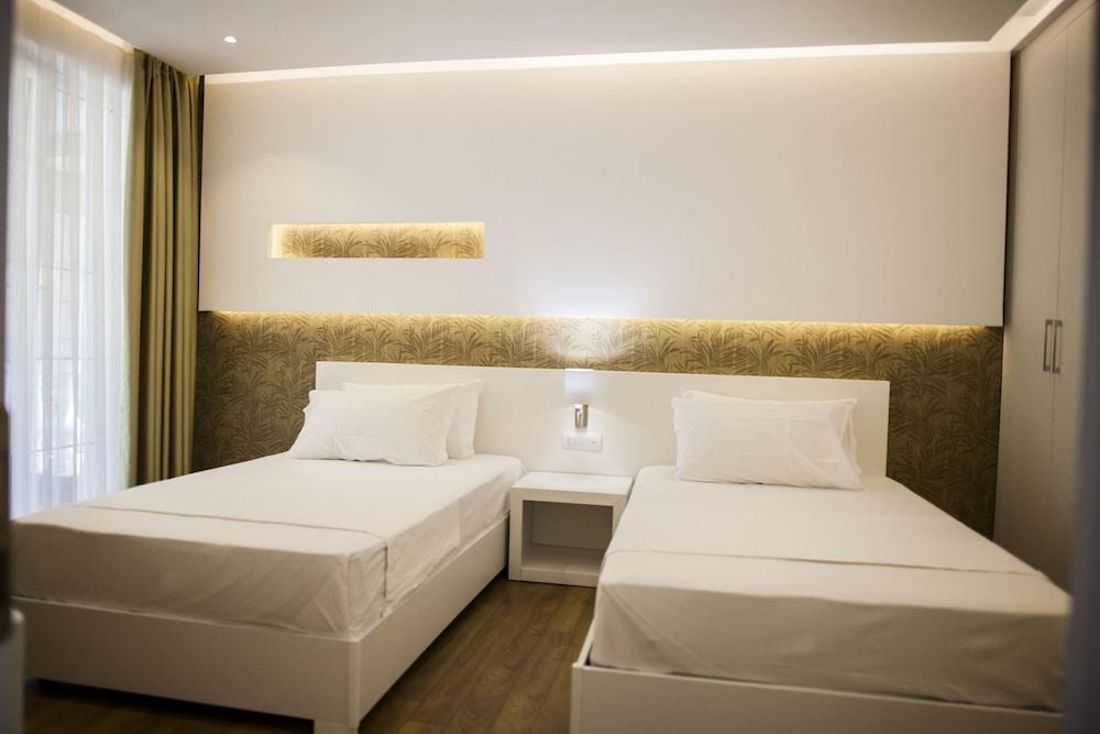 Prestige Resort Durres Qerret Esterno foto