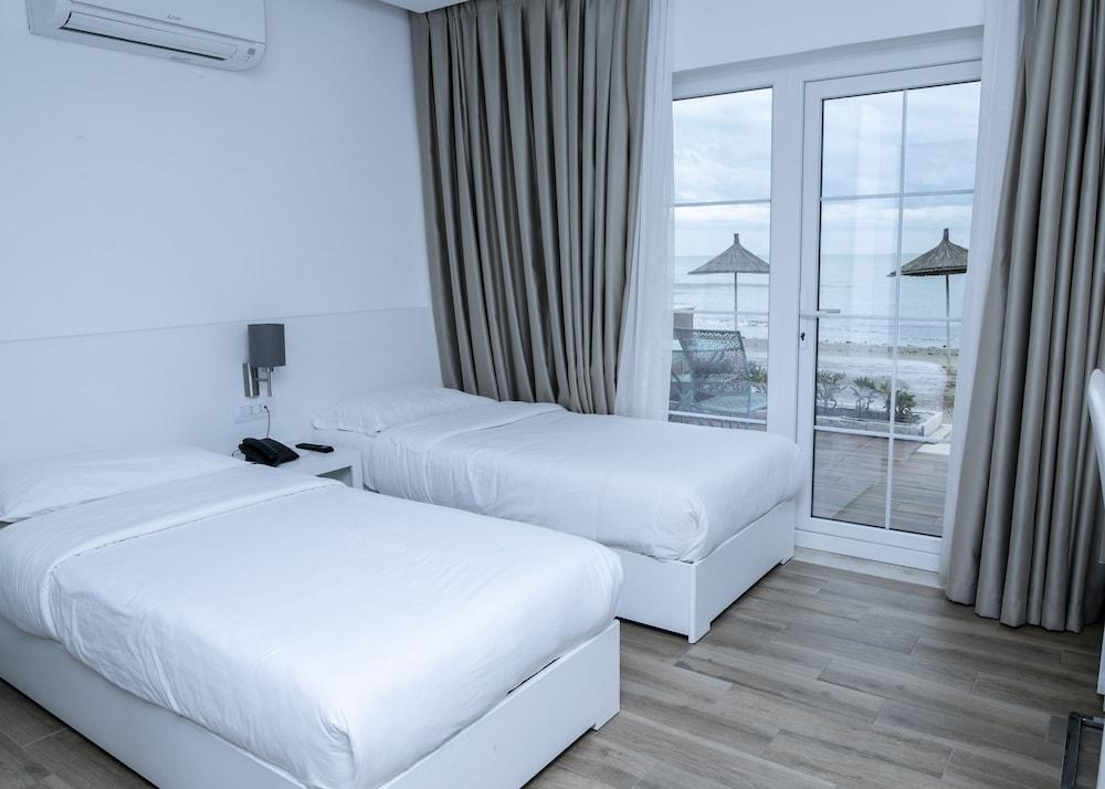 Prestige Resort Durres Qerret Esterno foto